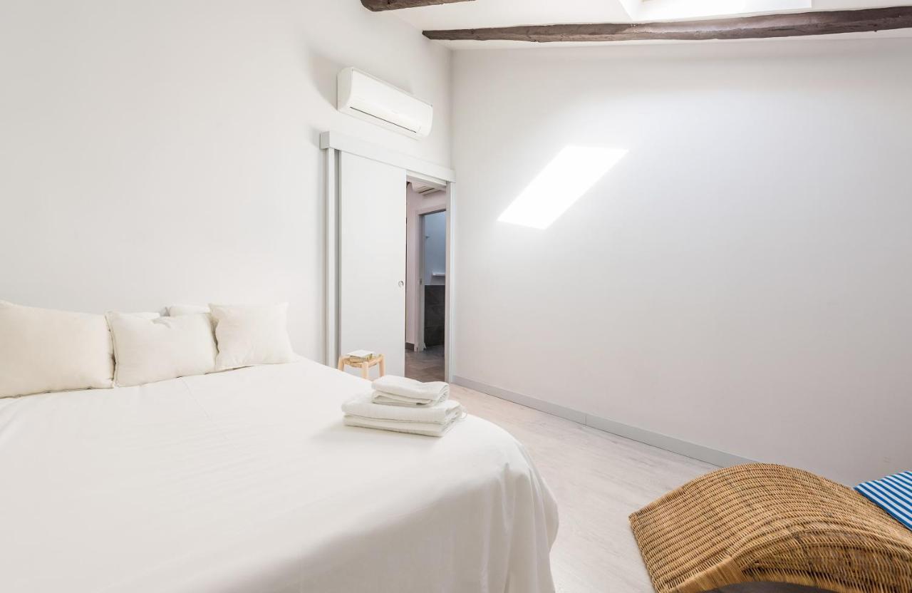 Bohemian 2Bedroom Attic In Lavapies Madrid Eksteriør bilde